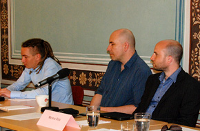 Účastníci diskuse o ochraně autorských práv v Americkéem centru